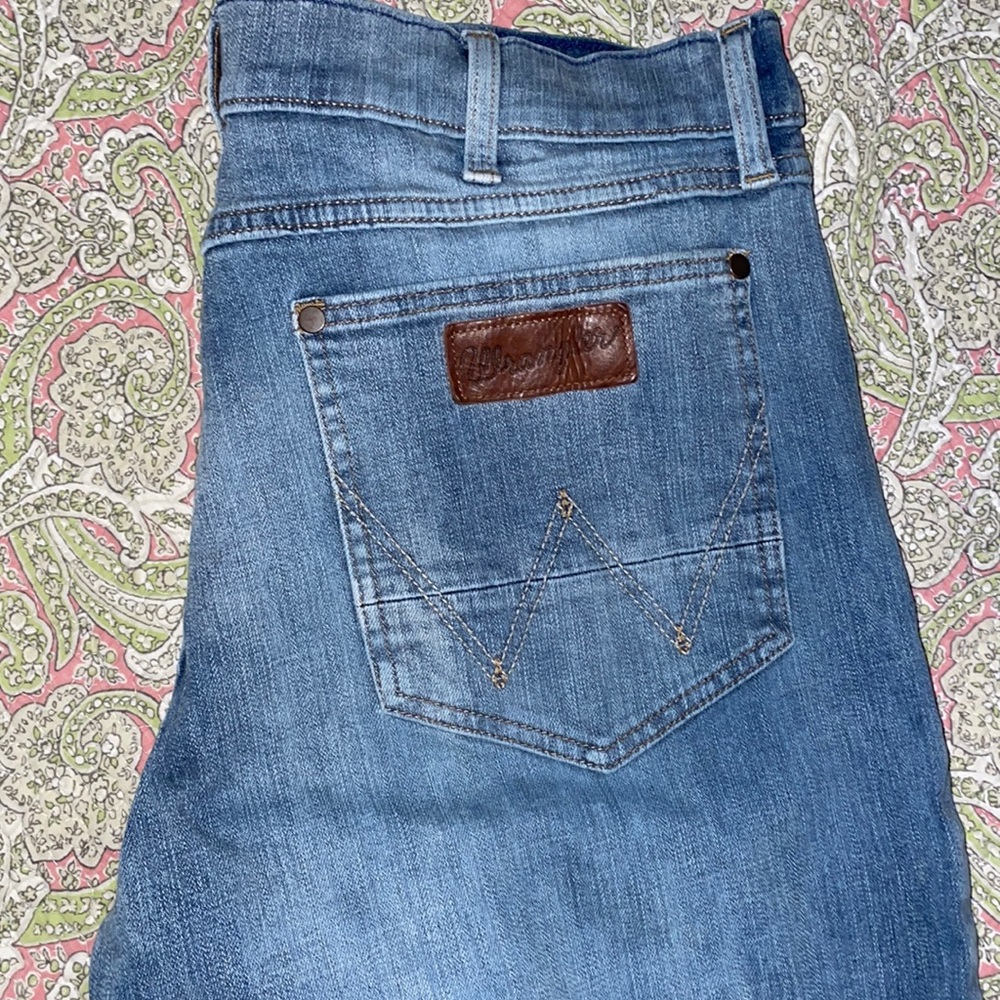 Wrangler Retro, slim fit, bootcut acid wash jeans size 35X36